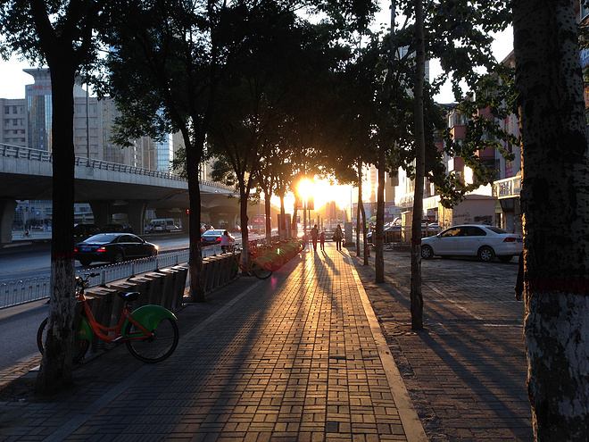 一次纯粹的公路半程马拉松赛、一次大众跑步的狂欢——太原马拉松日记