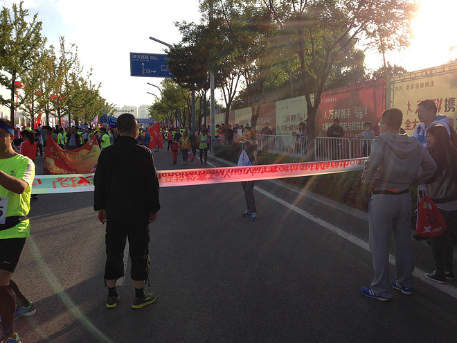 一次纯粹的公路半程马拉松赛、一次大众跑步的狂欢——太原马拉松日记