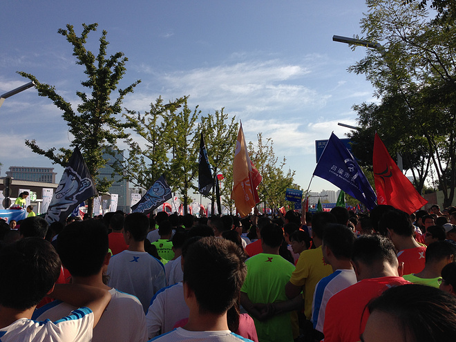 一次纯粹的公路半程马拉松赛、一次大众跑步的狂欢——太原马拉松日记