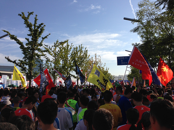 一次纯粹的公路半程马拉松赛、一次大众跑步的狂欢——太原马拉松日记