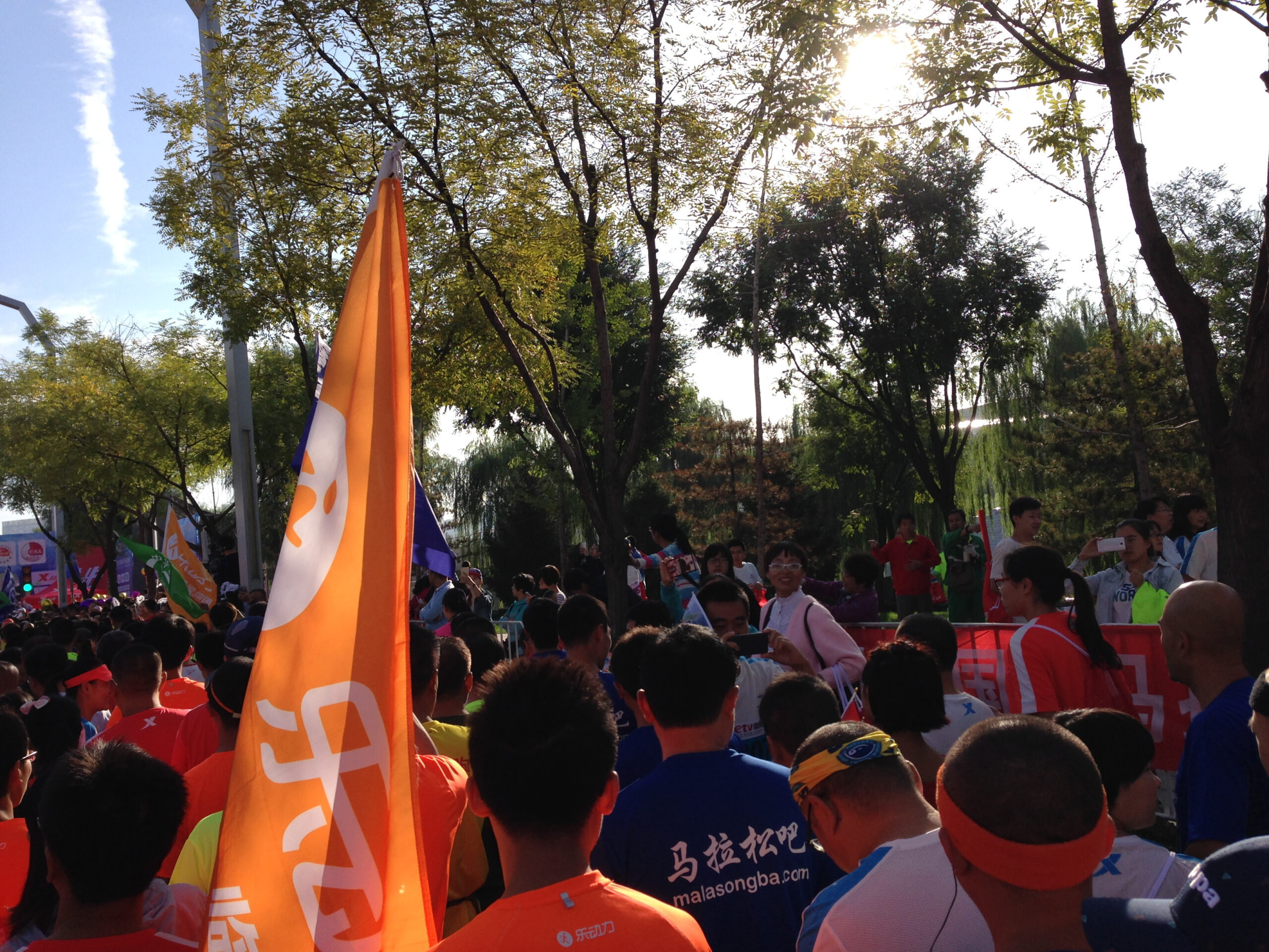 一次纯粹的公路半程马拉松赛、一次大众跑步的狂欢——太原马拉松日记