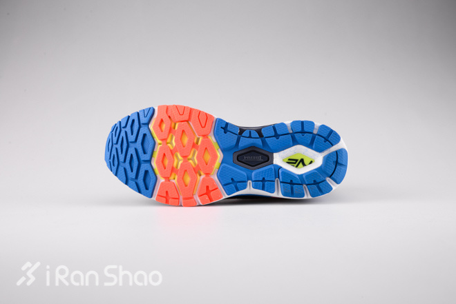 开箱 | NewBalance 1260 V5：顶级支撑跑鞋练成记