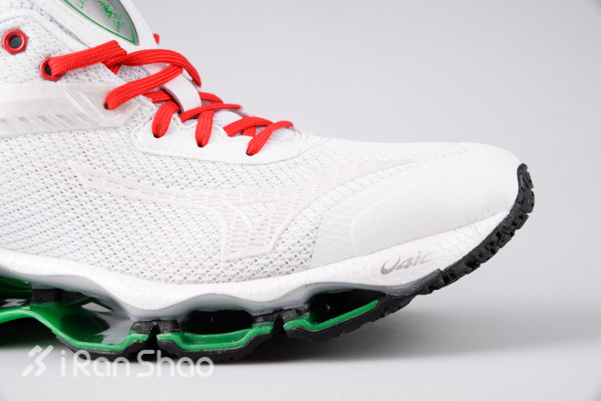 开箱 | 嘘！小心，据说这是一双看了会中毒的跑鞋