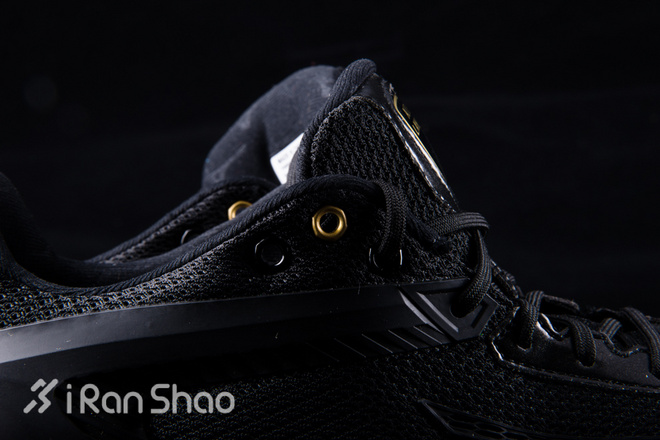 开箱 | 嘘！小心，据说这是一双看了会中毒的跑鞋