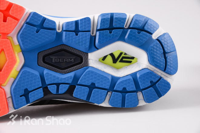 开箱 | NewBalance 1260 V5：顶级支撑跑鞋练成记