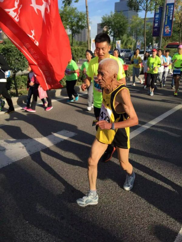 无兄弟，不跑马——第一次用脚来丈量42.195公里