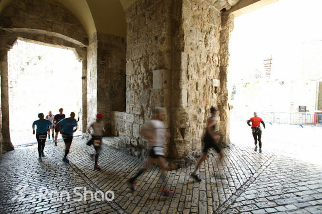 耶路撒冷马拉松 | 在圣城探寻三千年的信仰史诗