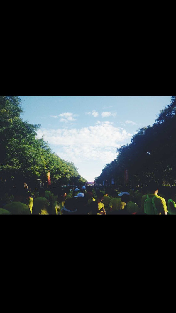 无兄弟，不跑马——第一次用脚来丈量42.195公里