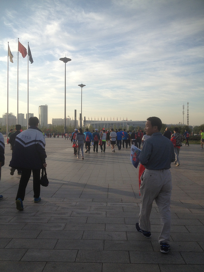 战战兢兢跑首马