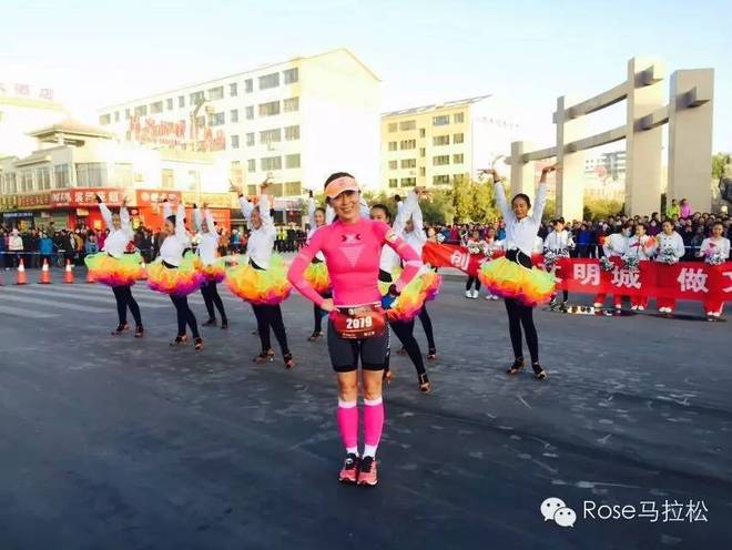 梦想穿过了西域 | 纪念丝路之上的敦煌马拉松
