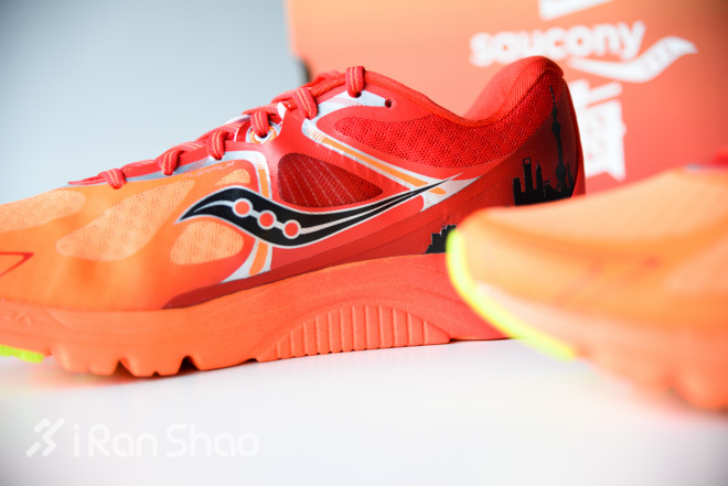 开箱 | 不选了，上马就穿它，Saucony Kinvara 6上海别注版