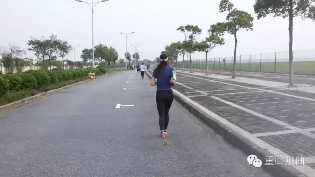 奔跑在秋天来时的路上---2015滴水湖24小时无间断慈善接力跑