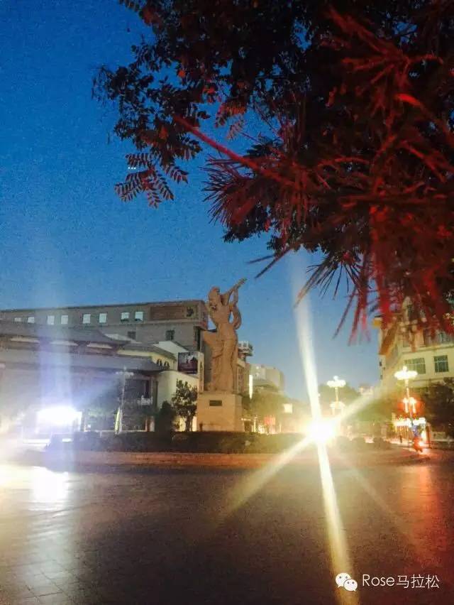 梦想穿过了西域 | 纪念丝路之上的敦煌马拉松