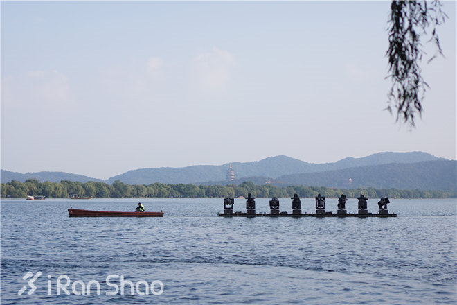 杭州马拉松 | 山外青山楼外楼，此时此刻正适合在杭州跑场马拉松