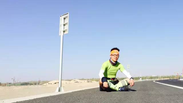 闭馆，车祸，不毛地 ｜ 2015敦煌马拉松2333之旅