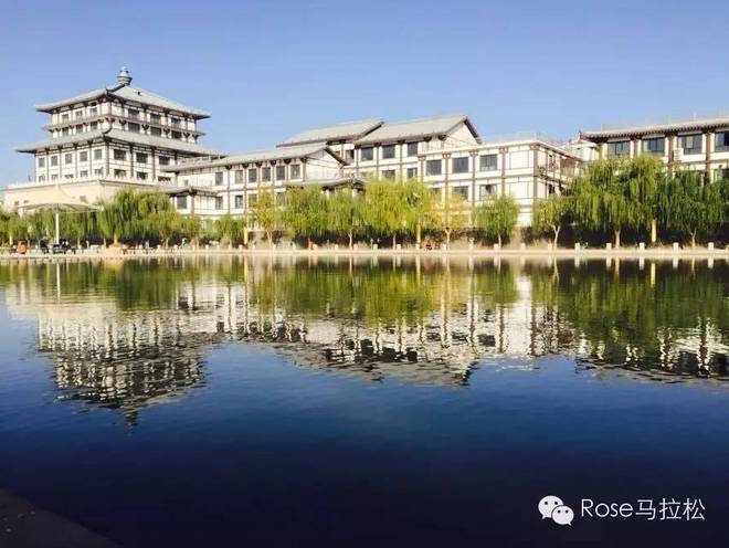 梦想穿过了西域 | 纪念丝路之上的敦煌马拉松