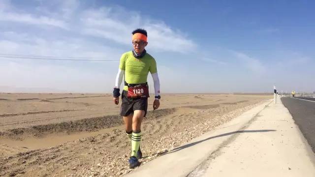 闭馆，车祸，不毛地 ｜ 2015敦煌马拉松2333之旅