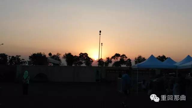 奔跑在秋天来时的路上---2015滴水湖24小时无间断慈善接力跑