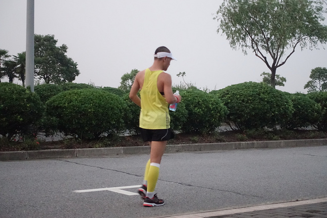 孤独的长跑者与温暖的大团队 ----2015滴水湖24小时慈善无间断接力跑之感