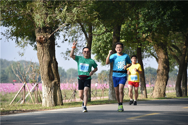 钱江追潮马拉松告诉你：最“潮”马拉松长什么样？