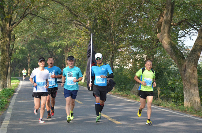 钱江追潮马拉松告诉你：最“潮”马拉松长什么样？