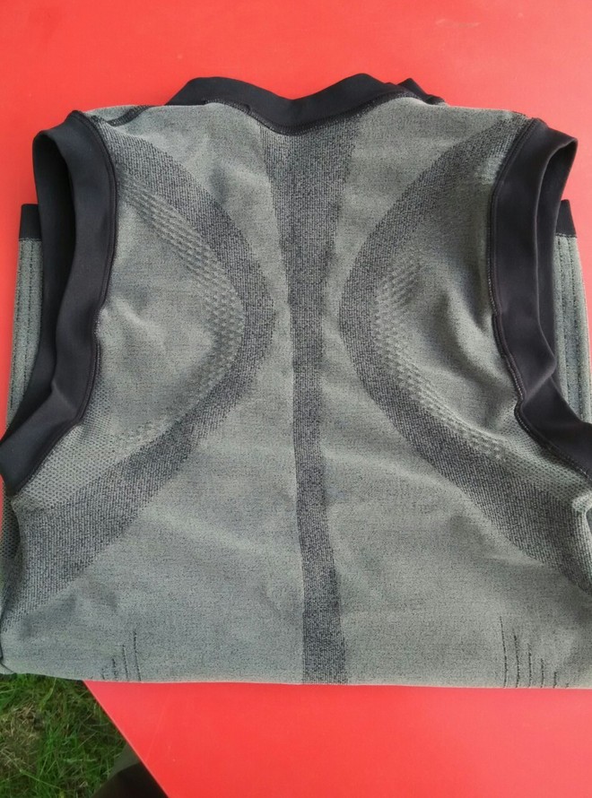 【众测报告】待我八块腹肌时, 再来驾驭你— LP压缩衣测评