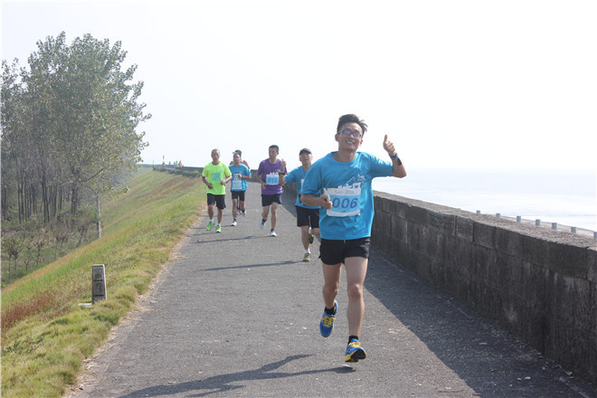 钱江追潮马拉松告诉你：最“潮”马拉松长什么样？