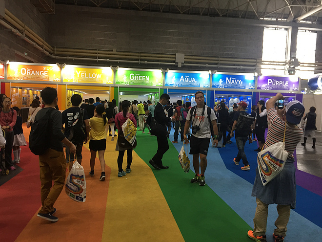 跑过彩虹色的大阪