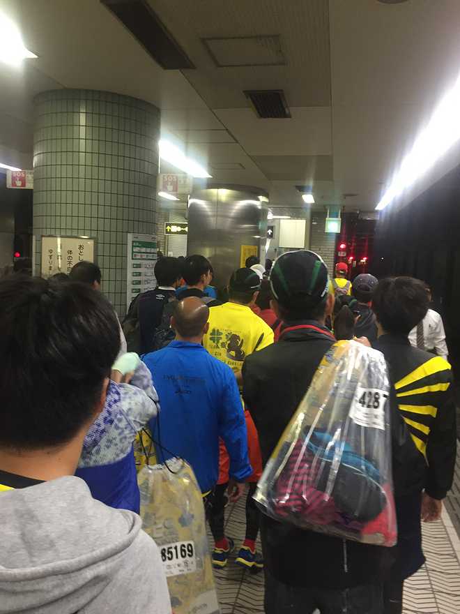 跑过彩虹色的大阪