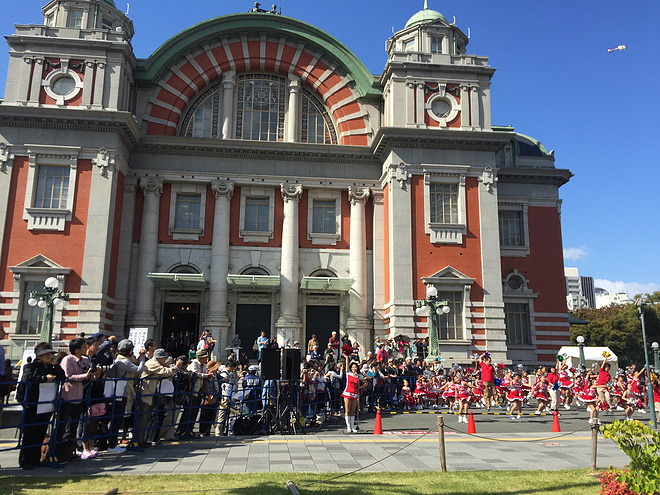 跑过彩虹色的大阪