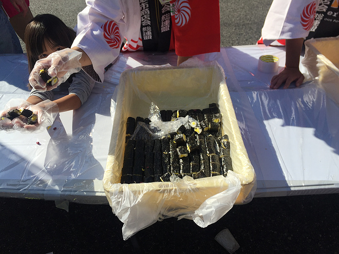 跑过彩虹色的大阪