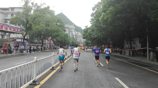 爽跑清凉之都贵阳——我的第二次sub330
