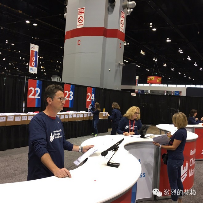 以时尚为运动精神的极富争议的运动健将之以CHI为原则的2015芝加哥马拉松存活记