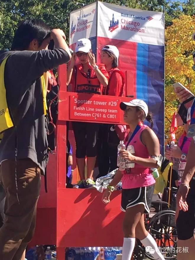 以时尚为运动精神的极富争议的运动健将之以CHI为原则的2015芝加哥马拉松存活记