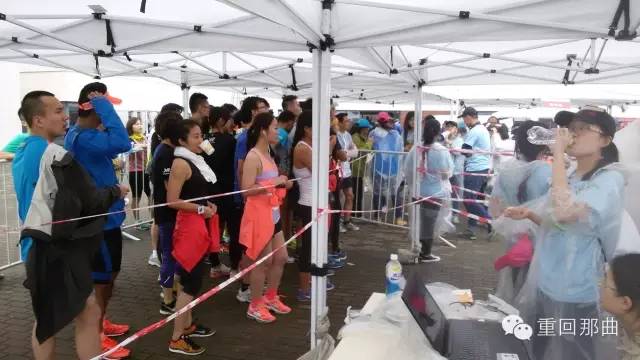 奔跑在秋天来时的路上---2015滴水湖24小时无间断慈善接力跑