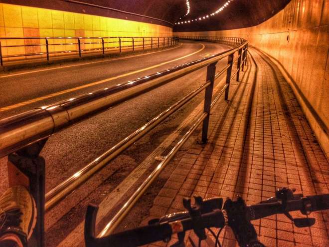 三色霓虹 予你的双瞳演绎一场华丽圆舞曲——TIFOSI三色可换镜片运动眼镜测评