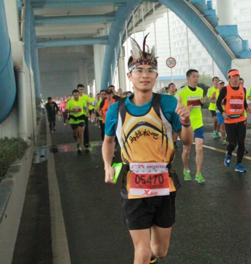 2015.11.01 冷雨杭城跑首马