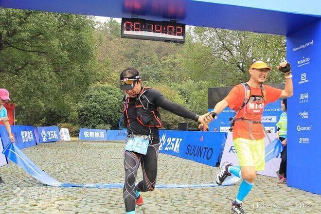 两个老男人的追狼之旅