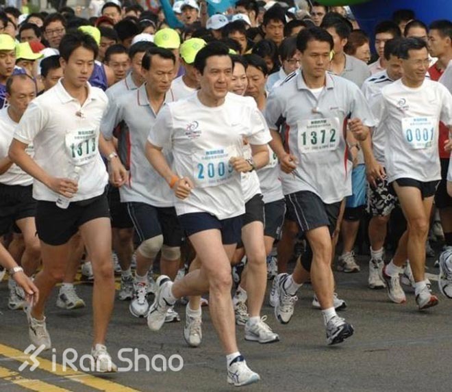 人物 | 「习马会」当前，走进跑者马英九