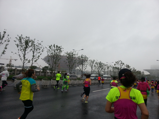 测评：【浦东国际女子马拉松】我们就是最美的风景