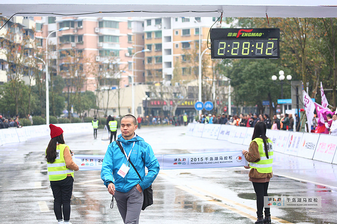 一场胡乱跑的湖乱跑
