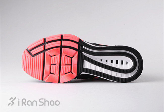 开箱 | Nike Air Zoom Vomero 10，漂亮得不像实力派