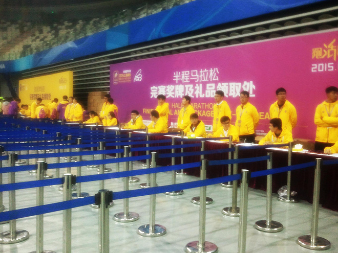 雨中奔跑---上海浦东国际女子半程马拉松赛众测报告