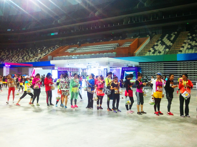 雨中奔跑---上海浦东国际女子半程马拉松赛众测报告