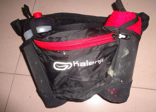 在雨中漫步，尝水中的味道