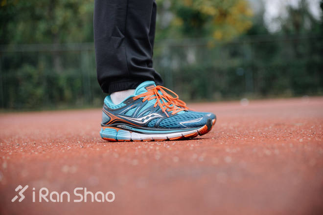 评测 | Saucony 圣康尼 Triumph ISO，向那些缓震弱鸡跑鞋致敬