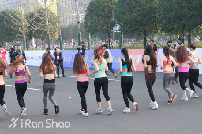 回顾 | 首届南马，一场“出人意料”的马拉松