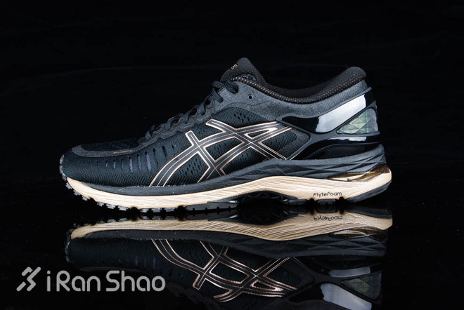 ASICS MetaRun 跑鞋