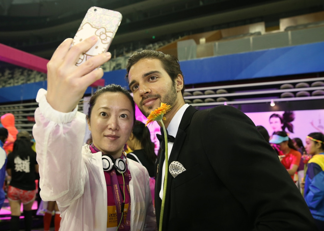 据说今天有一场颜值最高的马拉松！