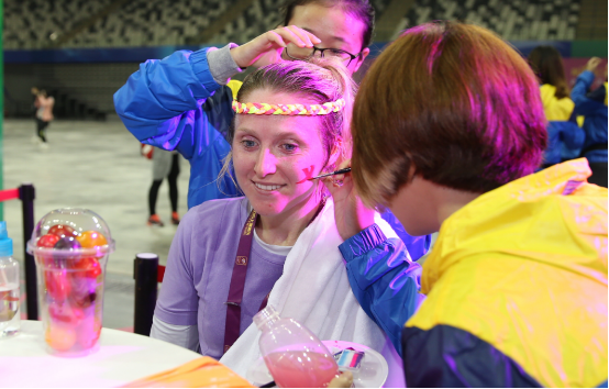 尽情奔跑放肆玩 特步助力浦东国际女子半马